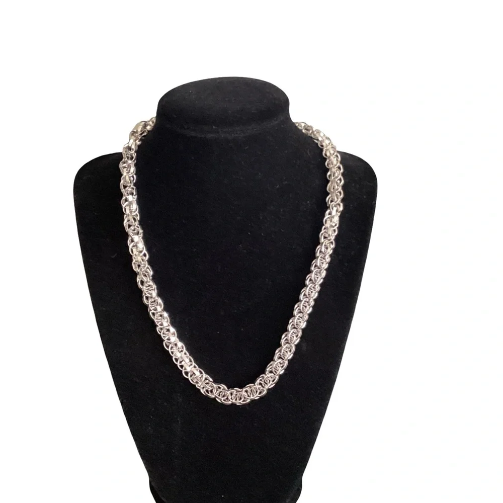 🍁 Unique Silver Chain Necklace 18”